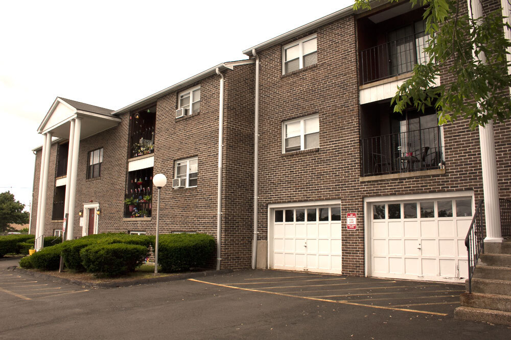 Allendale Apartments in Wallingford, CT - Building Photo