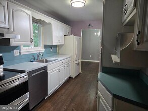 15069 Joshua Tree Rd in North Potomac, MD - Building Photo - Building Photo