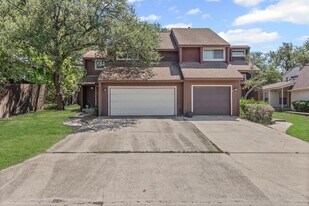 8113 Baywood Dr, Unit A in Austin, TX - Building Photo