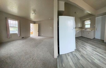 503 S 3rd Ave in Caldwell, ID - Foto de edificio - Building Photo