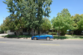 Morse Garden Apartments in Sacramento, CA - Foto de edificio - Building Photo