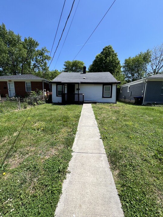 4153 Wheeler Ave in Louisville, KY - Foto de edificio