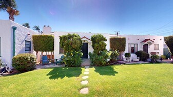 952 C Ave in Coronado, CA - Building Photo