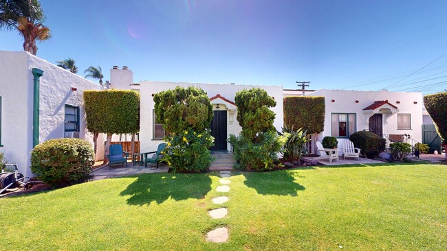 954-954 C Ave in Coronado, CA - Building Photo - Building Photo