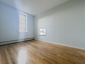 40-4-40-36 36th Ave in Queens, NY - Building Photo - Building Photo