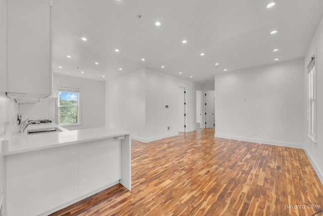 property at 1121 Folsom St