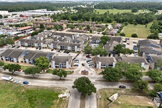 Solace Apartment Homes in Houston, TX - Foto de edificio - Building Photo