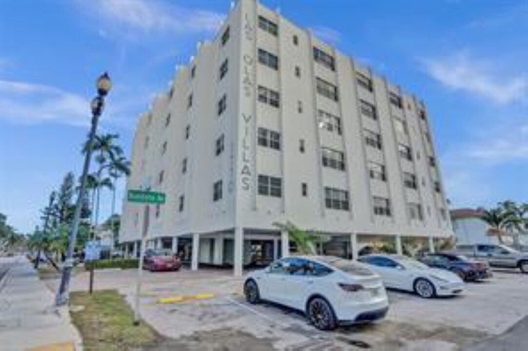 1770 E Las Olas Blvd, Unit 203 in Fort Lauderdale, FL - Building Photo