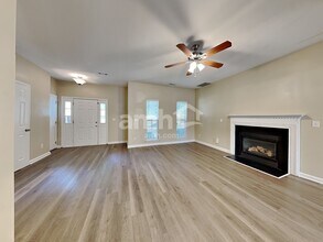 620 Hanska Way in Raleigh, NC - Foto de edificio - Building Photo