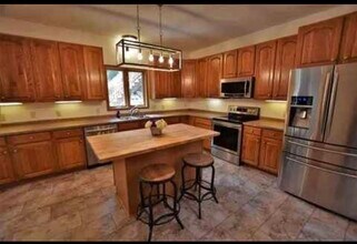 969 Riverside Dr in Suamico, WI - Building Photo - Building Photo