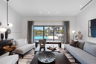 540 Reinante Ave in Coral Gables, FL - Building Photo - Building Photo