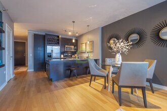 189 W Kinzie St, Unit 1801 in Chicago, IL - Foto de edificio - Building Photo