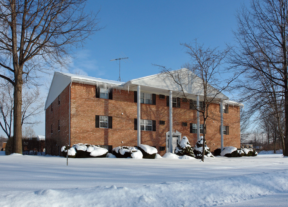 4611-4715 Sycamore Dr in Lorain, OH - Foto de edificio