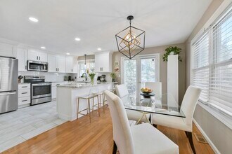 1045 Washington St in Newton, MA - Building Photo - Building Photo