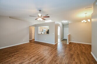 1603 Twin Oak Ln in Middleburg, FL - Foto de edificio - Building Photo