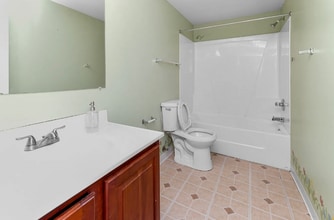 16435 Terrace Village Dr in Taylor, MI - Foto de edificio - Building Photo