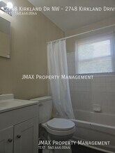 2748 Kirkland Dr NW in Roanoke, VA - Building Photo - Building Photo
