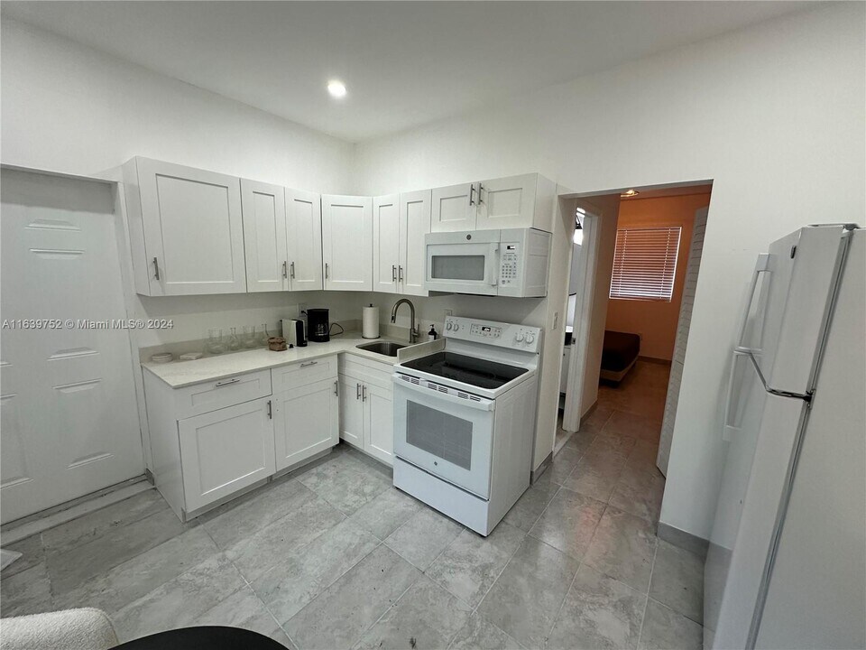 445 Opa-Locka Blvd-Unit -1 in North Miami, FL - Building Photo