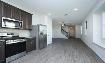 7124 Elgin St in Pearland, TX - Building Photo - Building Photo