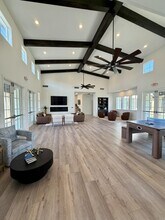 300 Shannon Pkwy in Visalia, CA - Building Photo - Building Photo