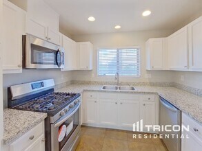 5253 Aurora Beam Ave in Las Vegas, NV - Building Photo - Building Photo