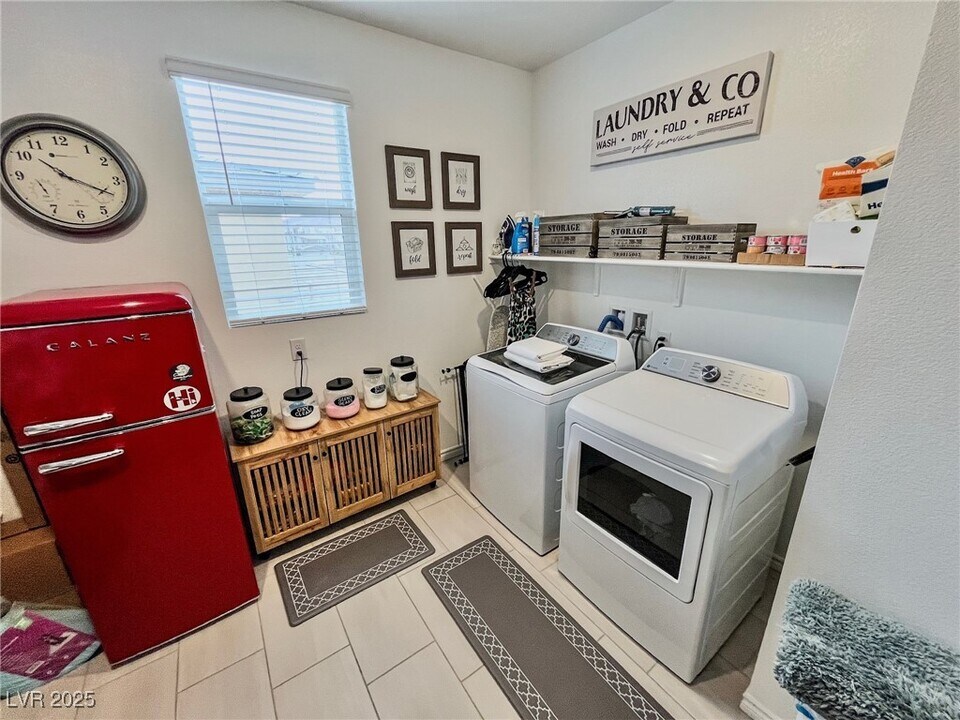 1288 Ventura Clfs Ave in Henderson, NV - Building Photo