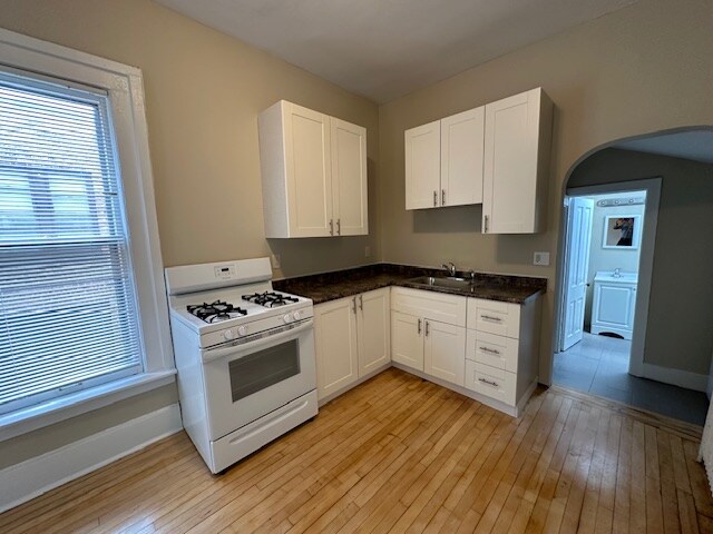 2943 N Bartlett Ave in Milwaukee, WI - Building Photo