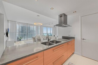 495 Brickell Ave, Unit 2411 in Miami, FL - Building Photo - Building Photo