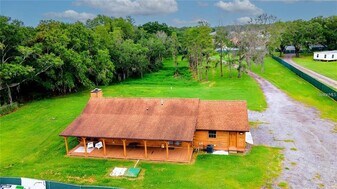6108 Lynn Rd in Tampa, FL - Building Photo