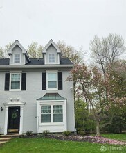 24 Albury Way in North Brunswick, NJ - Building Photo - Building Photo