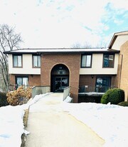 4908 W Brigantine Ct in Wilmington, DE - Building Photo