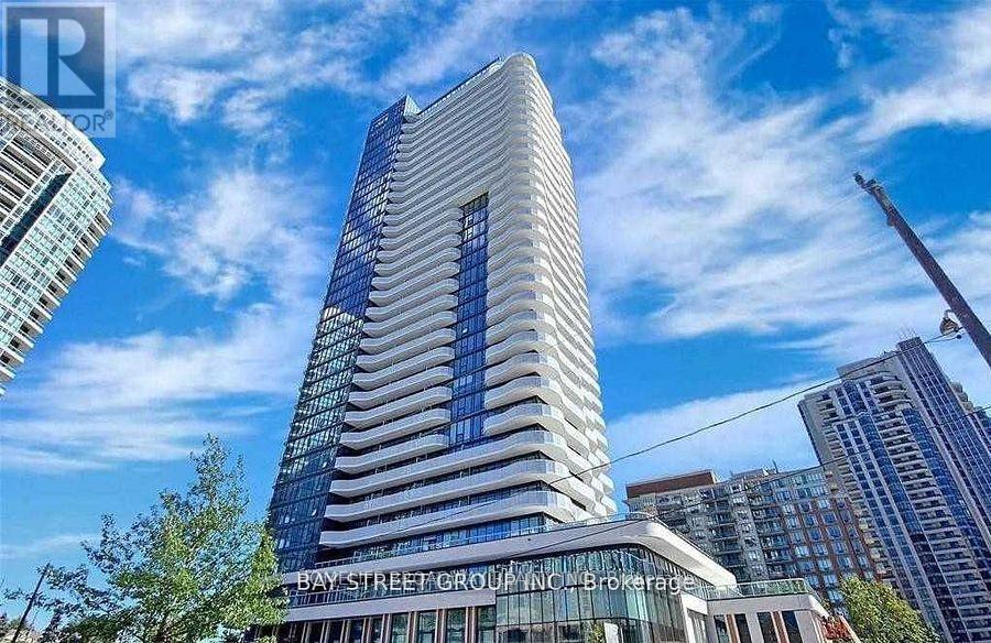 15 Holmes Ave in Toronto, ON - Building Photo