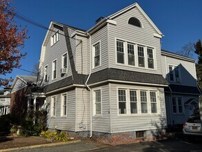 1253 Forest Rd in New Haven, CT - Building Photo - Building Photo