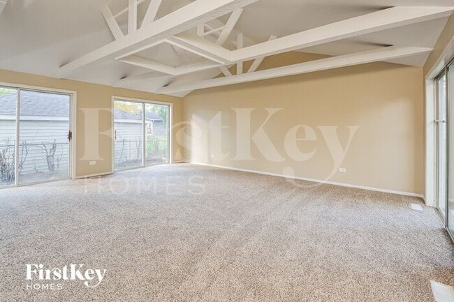 1951 Bristol Cir in Carpentersville, IL - Building Photo - Building Photo