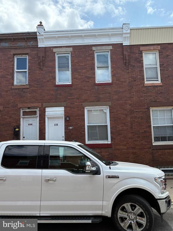 property at 638 W Russell St
