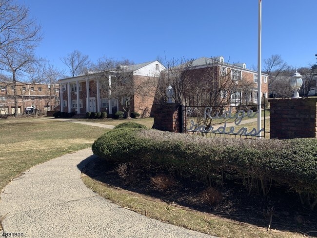 165 Ridge Rd-Unit -A in Cedar Grove, NJ - Building Photo - Building Photo