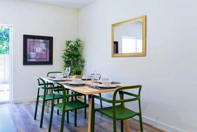 171 NW 158th St in Miami, FL - Foto de edificio - Building Photo