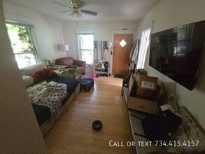 110 E Summit St in Ann Arbor, MI - Building Photo - Building Photo