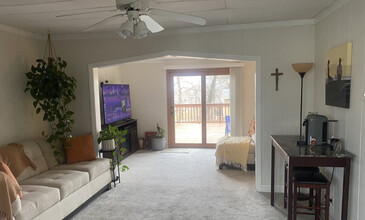 6 N Pistakee Lake Rd in Fox Lake, IL - Building Photo - Building Photo