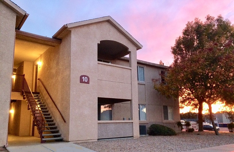 Parkcrest Village in Kingman, AZ - Building Photo