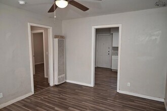 600 E 1st St in Burkburnett, TX - Building Photo - Building Photo