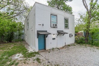 2737 Stuart Dr in Fort Worth, TX - Foto de edificio - Building Photo