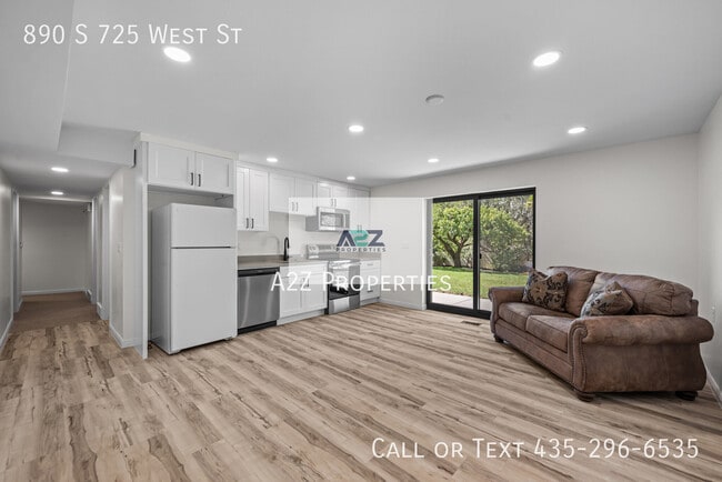 890 S 725 W St