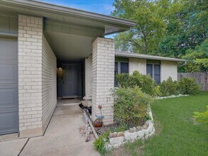 10906 Meadgreen Ct in Austin, TX - Building Photo - Building Photo