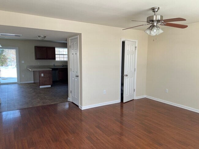 36 Defy Ln in Inwood, WV - Building Photo - Building Photo