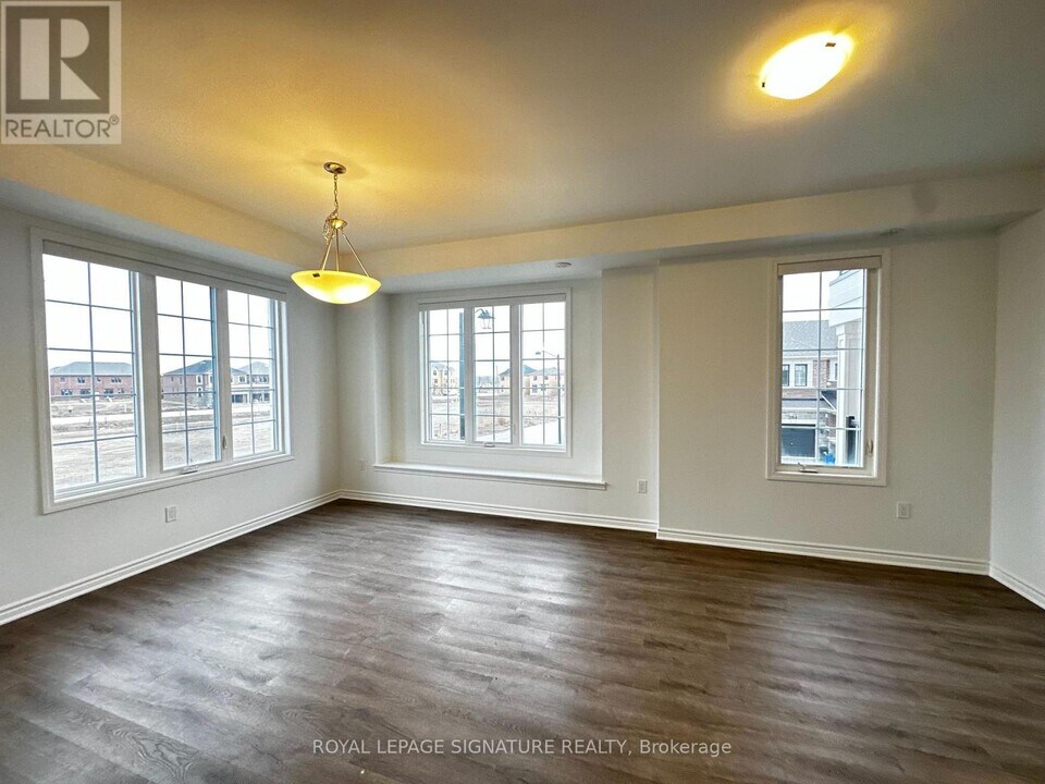 1259 Lily Cres in Milton, ON - Building Photo