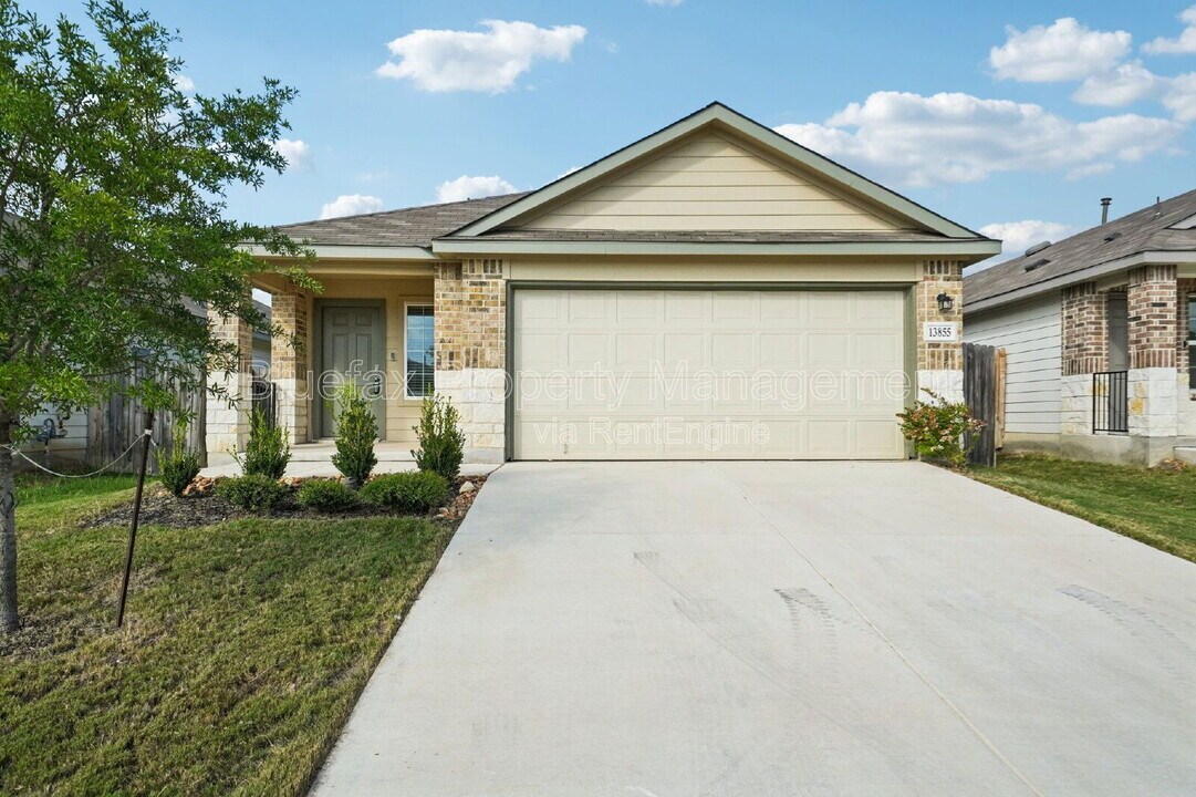 13855 Siltstone Lp in San Antonio, TX - Building Photo