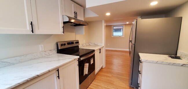 87 Nicholas St in Quinte West, ON - Building Photo - Building Photo