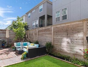 2006 Covent Garden Station in Houston, TX - Building Photo - Building Photo