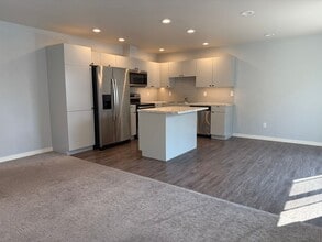 7417 Saddlebrook Lp in Yakima, WA - Building Photo - Building Photo